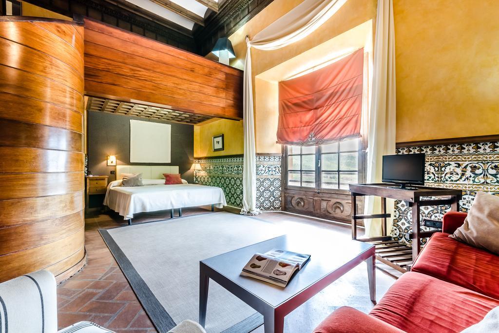 Hospederia Palacio Papa Luna Illueca Luaran gambar