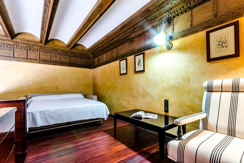 Hospederia Palacio Papa Luna Illueca Luaran gambar